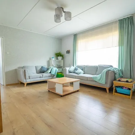 Dom wakacyjny Manni's House With Garden & Playground *