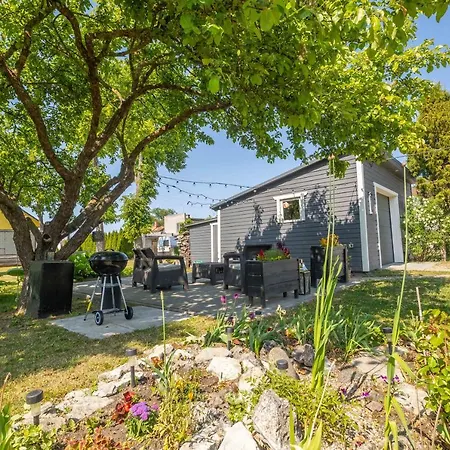 Manni's House With Garden & Playground *