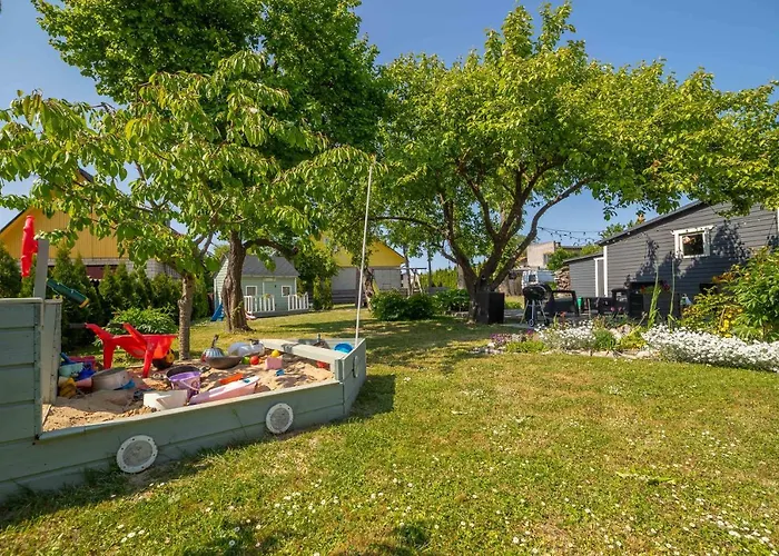 Manni's House With Garden & Playground *