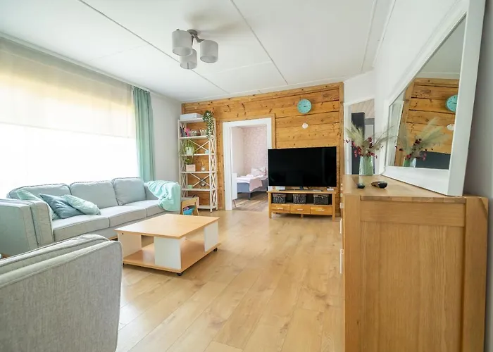 Manni's House With Garden & Playground Дом отдыха *