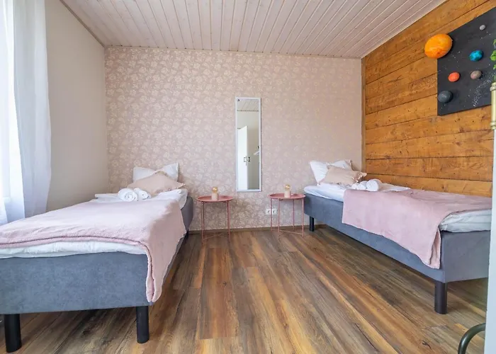 Manni's House With Garden & Playground * Курессааре