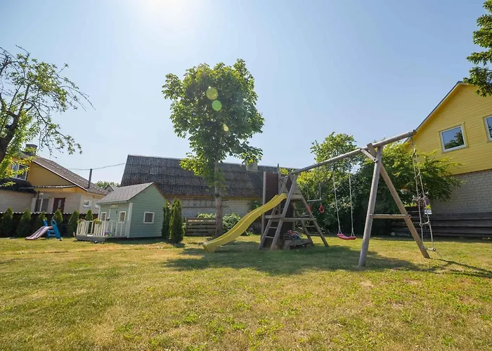 Дом отдыха Manni's House With Garden & Playground *