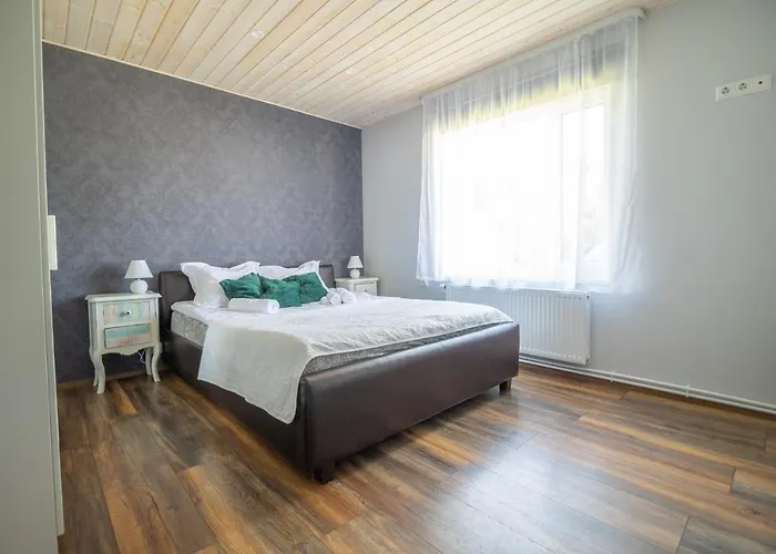 Manni's House With Garden & Playground Дом отдыха Курессааре